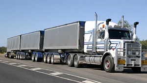 Triple length trucks called on help solve WA's freight crisis