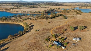 Lake Eppalock's hidden gem | A renovator's paradise with 2.6km of shoreline