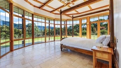 Alpine luxury with a twist | Paraglider's landing zone included