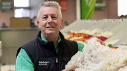 Exporters look to Sydney as prolonged dry puts pressure on wool yields