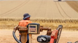 26 days: Australia isn't short of fuel, it's short of a plan for farmers