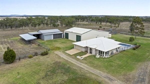 Attractive lifestyle property with cultivation, quality grazing | Video